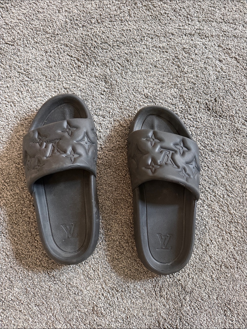 Women’s black Slide Sandals